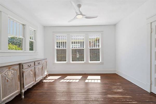 1932 5th Avenue, Fort Worth, TX 76110
