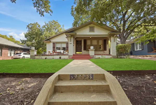 2005 Park Place Ave, Fort Worth, TX 76110-1231
