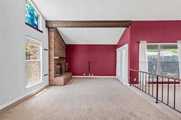 9944 Farmington Drive, Benbrook, TX 76126