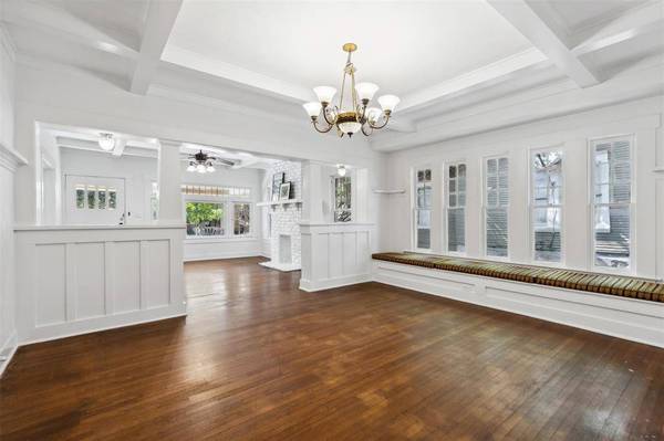 1905 6th Avenue, Fort Worth, TX 76110