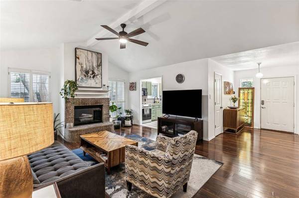 10252 Sunset View Drive, Fort Worth, TX 76108