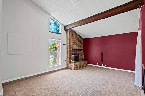 9944 Farmington Drive, Benbrook, TX 76126