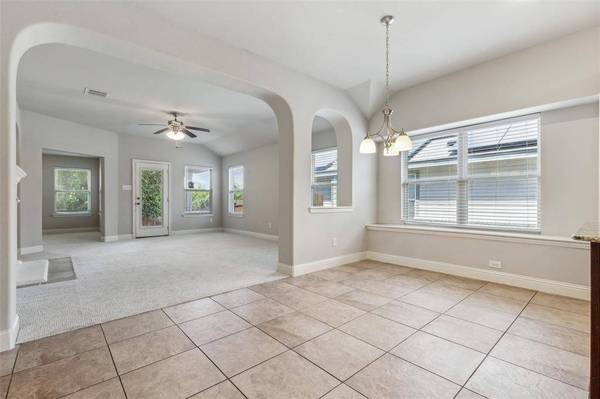 344 Daleview Drive, Kennedale, TX 76060