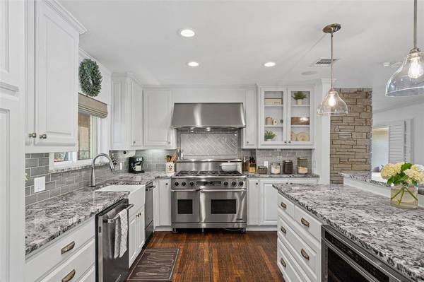 4551 Westridge Avenue, Fort Worth, TX 76116