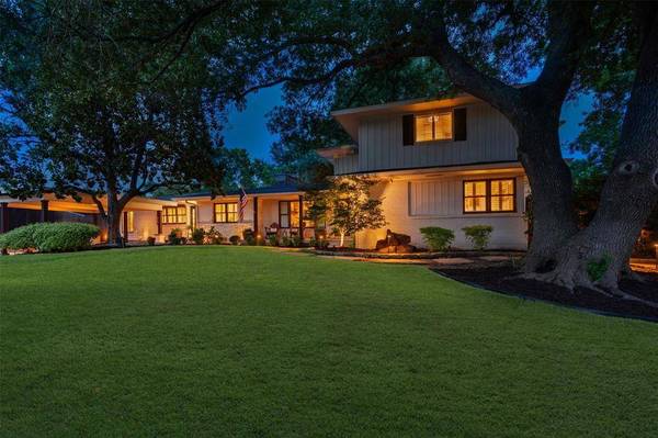 4551 Westridge Avenue, Fort Worth, TX 76116