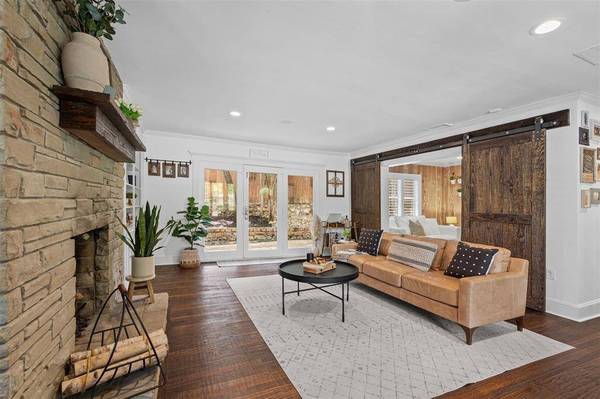 4551 Westridge Avenue, Fort Worth, TX 76116