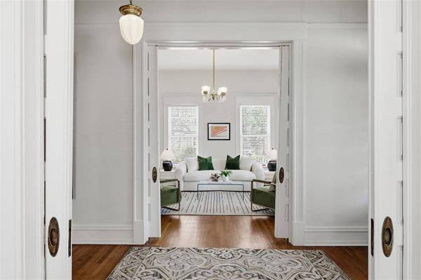 2264 Lipscomb Street, Fort Worth, TX 76110