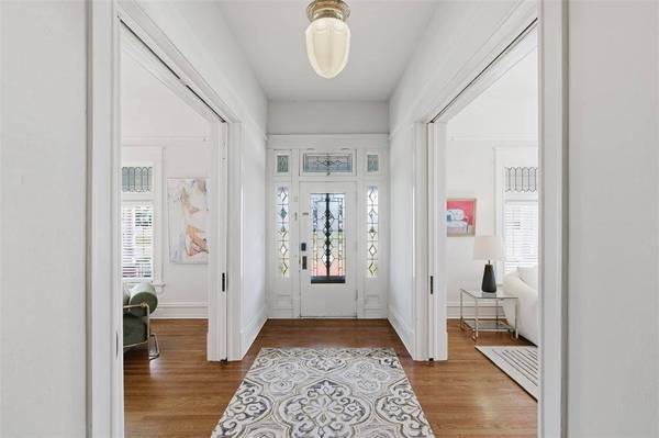 2264 Lipscomb Street, Fort Worth, TX 76110