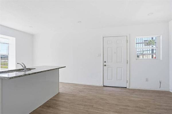 901 Bessie Street, Fort Worth, TX 76104
