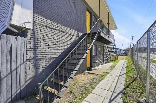 901 Bessie Street, Fort Worth, TX 76104