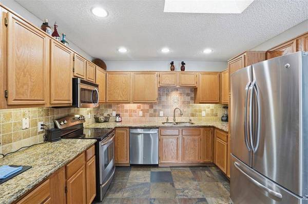 10117 High Bluff Drive, Fort Worth, TX 76108