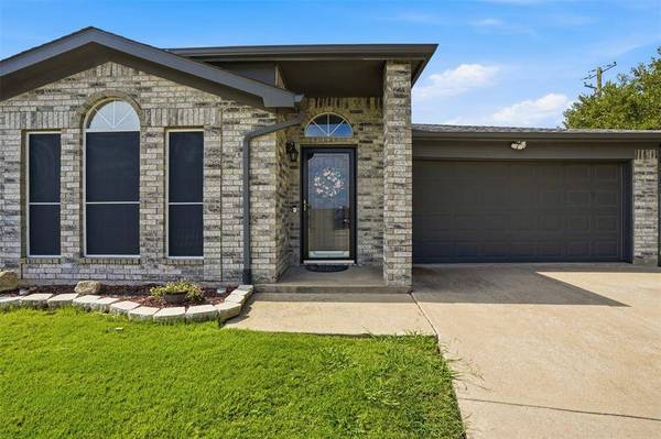 10117 High Bluff Drive, Fort Worth, TX 76108