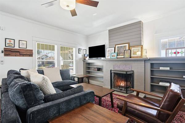 2243 Fairmount Avenue, Fort Worth, TX 76110