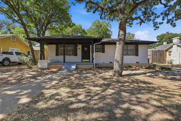 2321 Honeysuckle Avenue