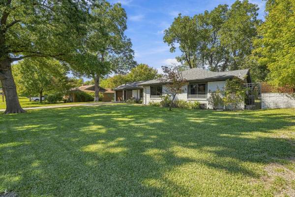 6916 Bal Lake Dr, Fort Worth, TX 76116-8018