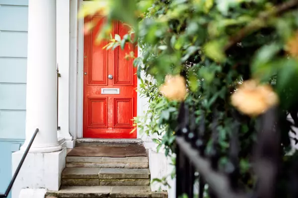 Wiley Drake, Real Estate Agent in Potomac, MD, holding an open house in North Potomac.