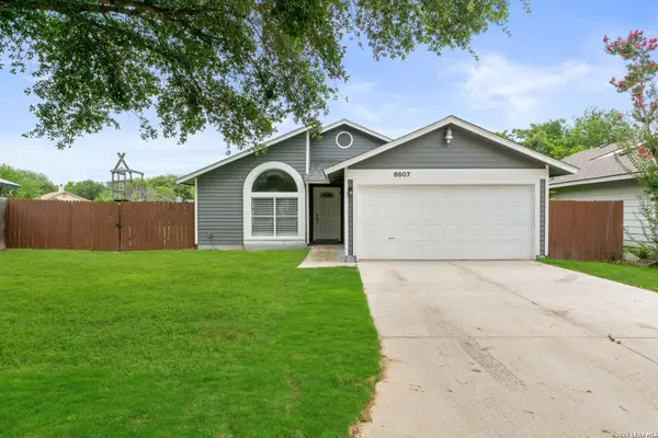 8607 RIDGE MILE DR, San Antonio, TX 78239