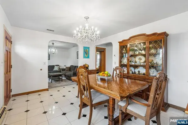 22 Trudy DR, Lodi, NJ 07644