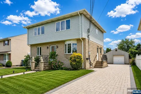 22 Trudy DR, Lodi, NJ 07644