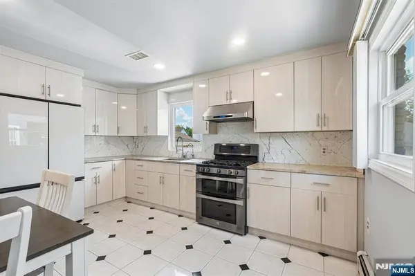22 Trudy DR, Lodi, NJ 07644