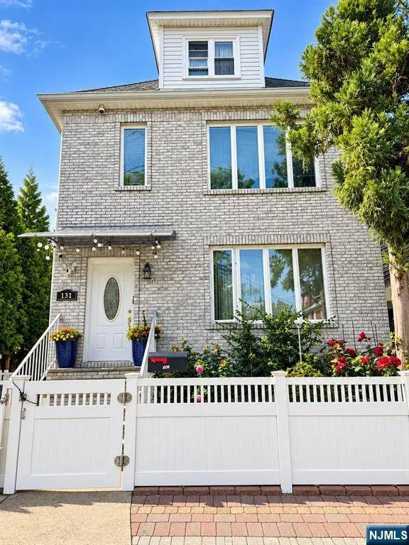 131 Ray ST