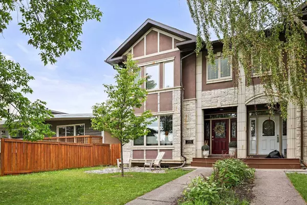 2122B 52 AVE SW, Calgary, AB T3E1K3