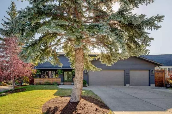 128 Oakside Bay SW, Calgary, AB T2V 4P2