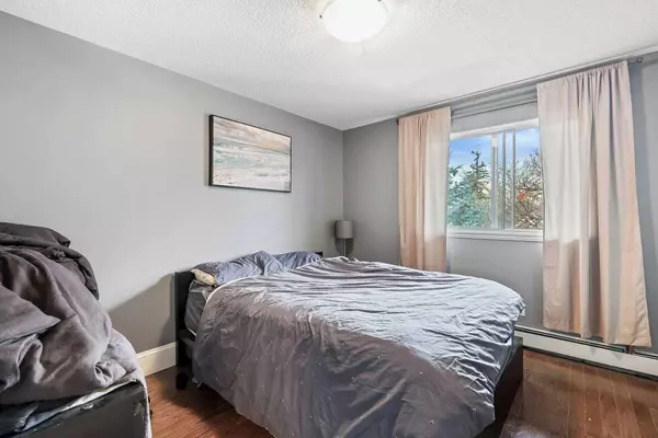 525 22 AVE SW #401, Calgary, AB T2S 0H5