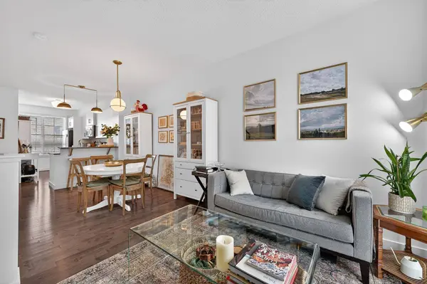 235 Ascot CIR SW, Calgary, AB T3H 0X2