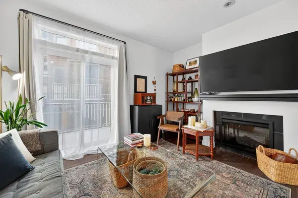 235 Ascot CIR SW, Calgary, AB T3H 0X2