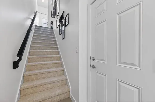 235 Ascot CIR SW, Calgary, AB T3H 0X2