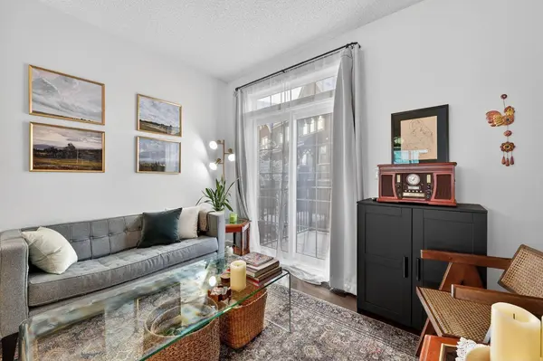 235 Ascot CIR SW, Calgary, AB T3H 0X2