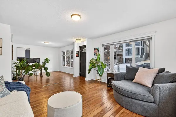 101 12A ST NE, Calgary, AB T2E 2W1