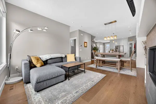 435 31 AVE NW, Calgary, AB T2M 2P5