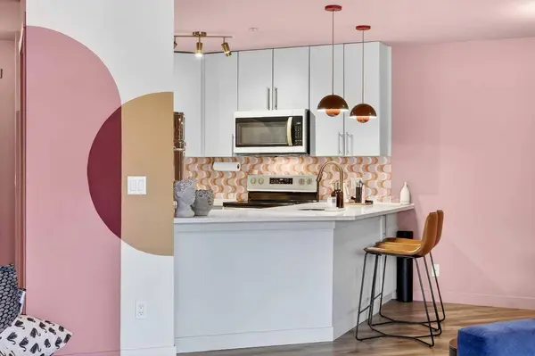 25 Richard PL SW #218, Calgary, AB T3E 7N1