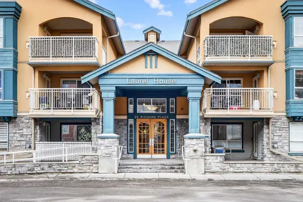 25 Richard PL SW #218, Calgary, AB T3E 7N1