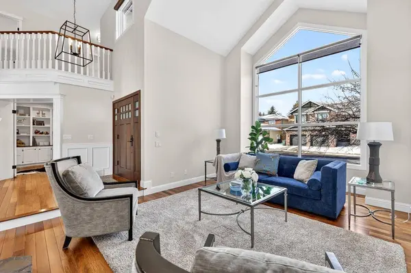 7087 Christie Briar MNR SW, Calgary, AB T3H 2H5