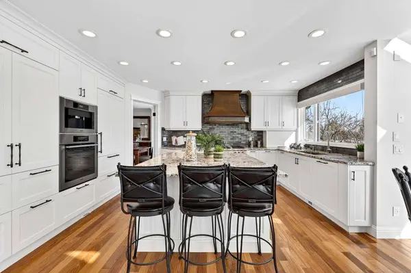 7087 Christie Briar MNR SW, Calgary, AB T3H 2H5