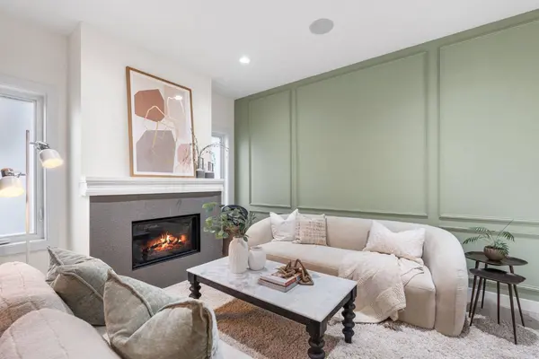 308 11 AVE NE #1, Calgary, AB T2E 0Z1