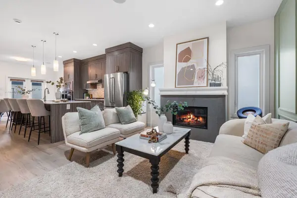 308 11 AVE NE #1, Calgary, AB T2E 0Z1