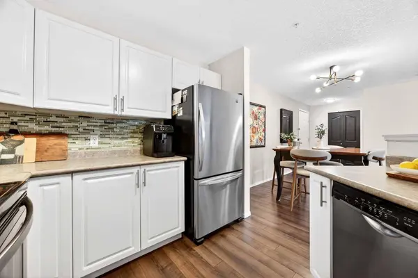 2000 Citadel Meadow PT NW #213, Calgary, AB T3G 5N5