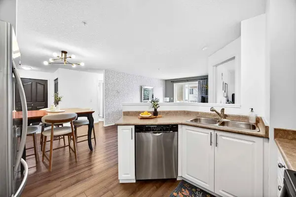 2000 Citadel Meadow PT NW #213, Calgary, AB T3G 5N5