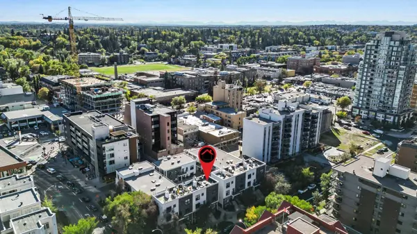 603 15 AVE SW #8, Calgary, AB T2R 0R4
