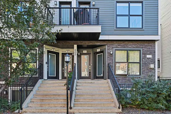 603 15 AVE SW #8, Calgary, AB T2R 0R4