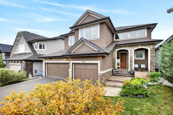 224 Springbluff HTS SW, Calgary, AB T3H 5B8
