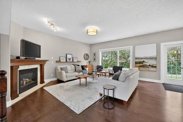 46 Simcrest MNR SW, Calgary, AB T3H4K2