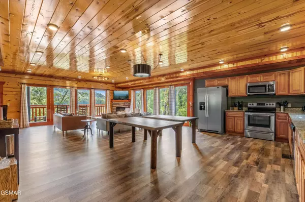 1654 Barn Door LN, Sevierville, TN 37862