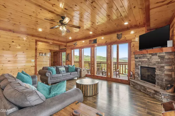 3336 Lonesome Pine WAY, Sevierville, TN 37862