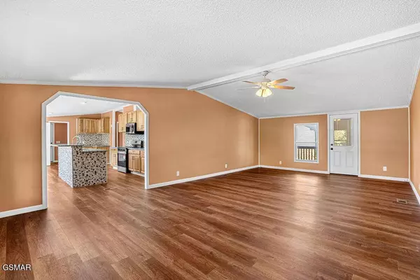 234 Red Bud LN, Sevierville, TN 37876