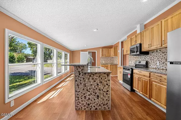 234 Red Bud LN, Sevierville, TN 37876